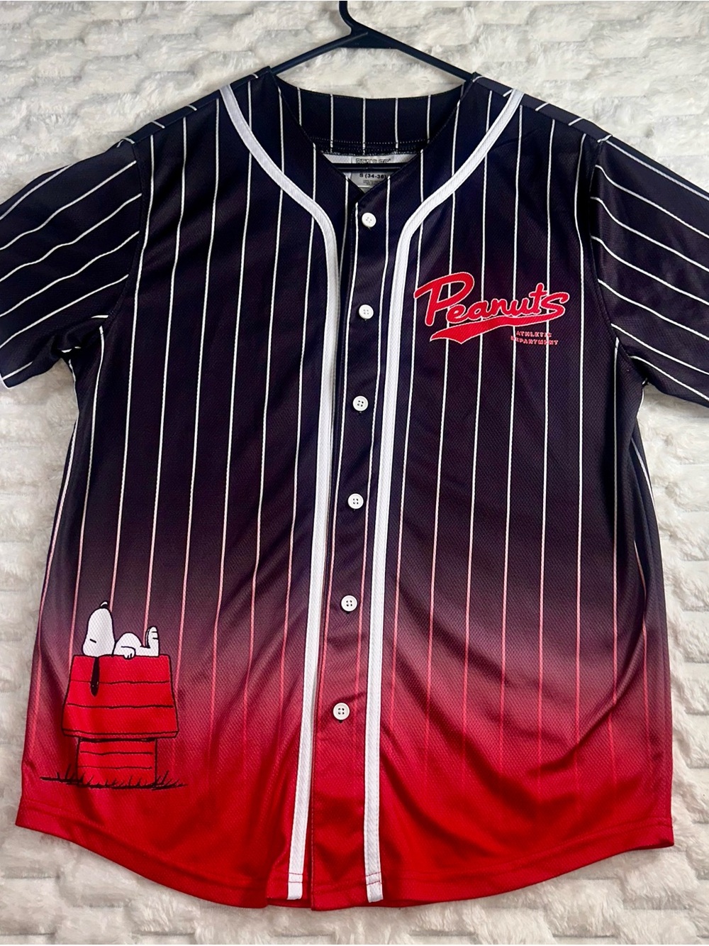 Peanuts Black & Red Gradient Pinstripe Baseball Jersey Small (34-36) Great cond!
